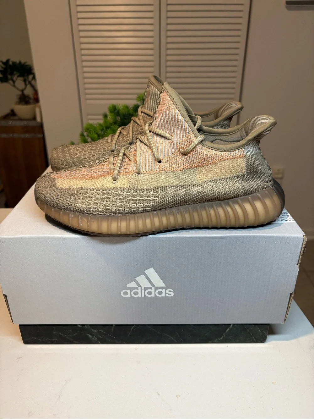 Adidas Yeezy Boost 350 V2 Dessert Tan Men’s size 7 sneakers *Rare*
